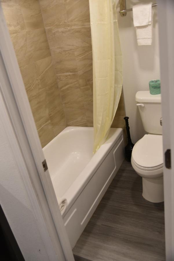 Town Place Studio Apartment Snyder Luaran gambar